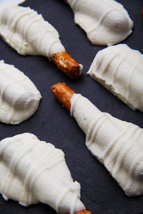 Mini Pretzels Dipped in White Chocolate - Sister Sweets-0